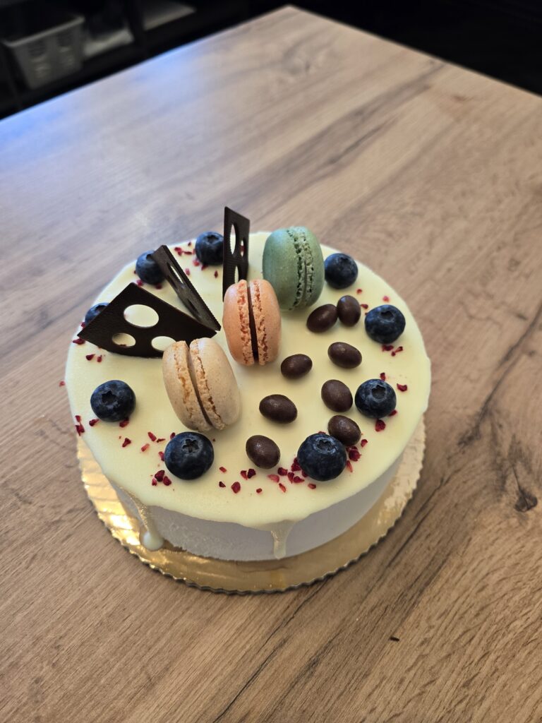 tort biała czekolada
